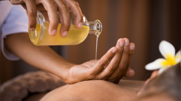 Abhyanga oil massage